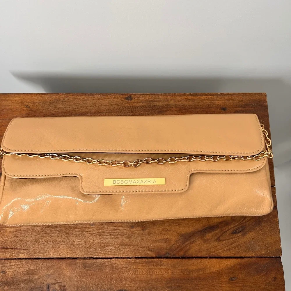 BCBGMAXAZRIA Tan Patent Leather Envelope Clutch Gold Chain Detail Bag
